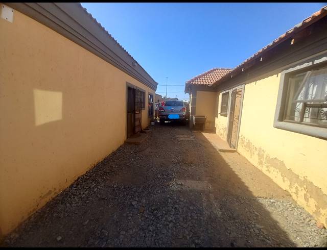 3 BEDROOM HOUSE FOR SALE IN TSAKANE